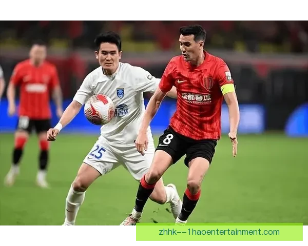 中国男足新归化球员加盟引关注 揭秘未来之星能否改变球队命运